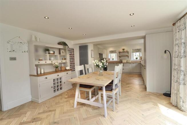 3 bed Detached for sale Image 5