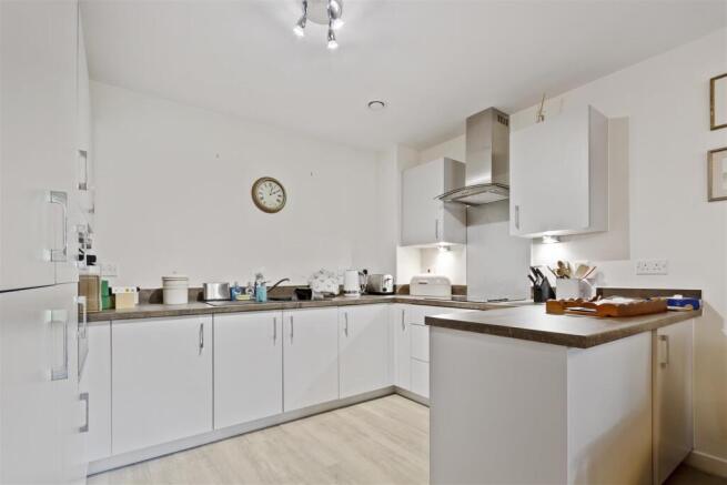 2 bed Apartment for sale Image 5