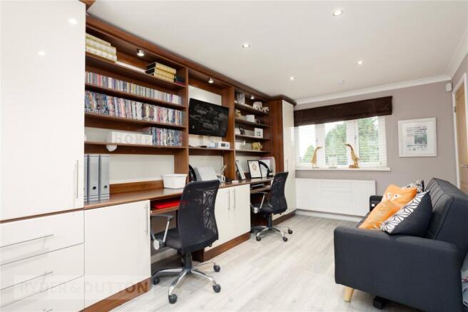 4 bed Detached for sale Image 6