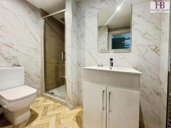 2 bed Apartment to rent Image 7
