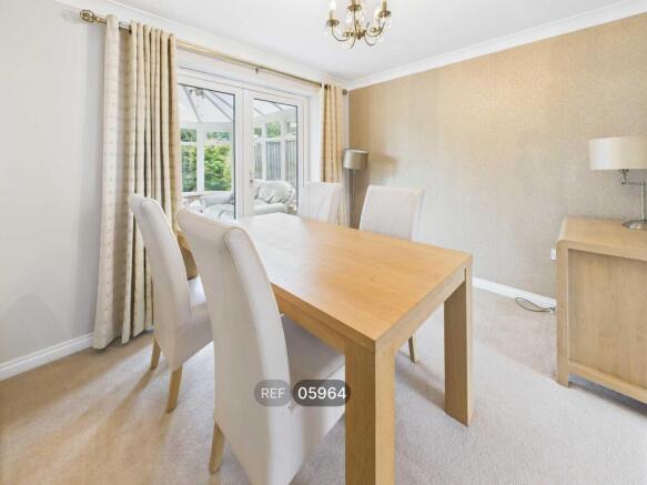 4 bed Detached to rent Image 4