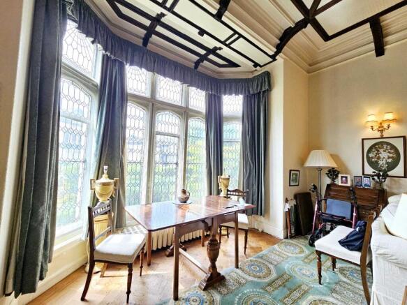 2 bed Flat for sale Image 4