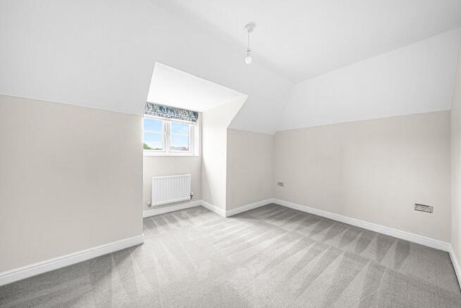 4 bed Semi-Detached for sale Image 8