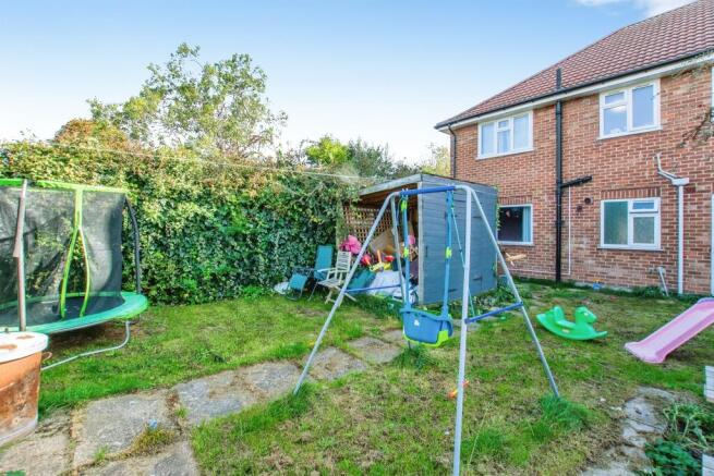3-bed flat on Clifton Road, Boston, £110,000