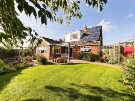 25, Christine Avenue, Lingwood NR13 4BJ