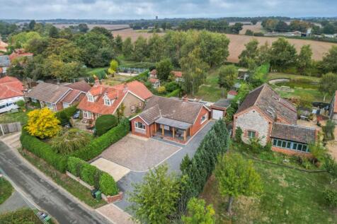 Chain Free Renovated Detached Bungalow in Southrepps with Open Field Views
