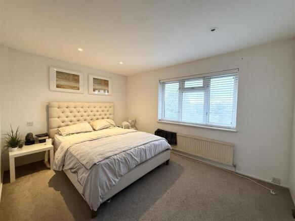 bed 1 a.jpg