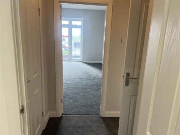 1 bed Apartment to rent Image 12