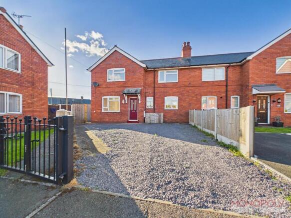 3-bed semi-detached on Wynn Avenue, Ruabon, LL14, £190,000
