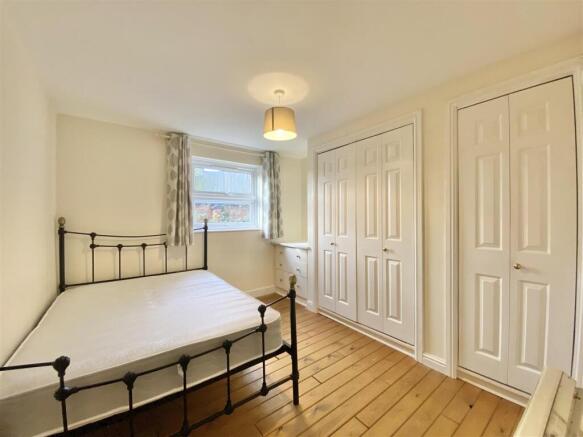 2 bed Apartment for sale Image 5