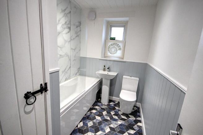 2 bed Terraced for sale Image 8