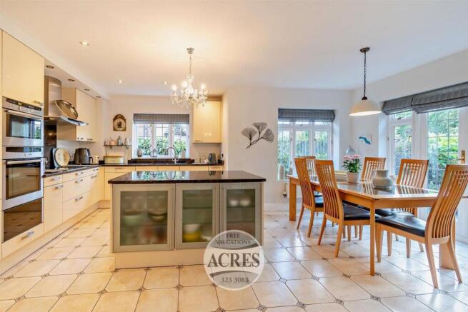 8618939-interior44-800 (Large).jpg