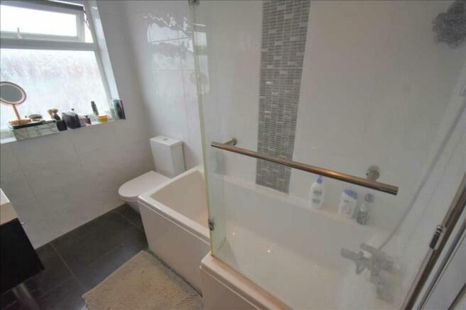 BATHROOM.jpeg