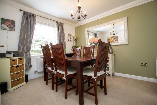 Upton Grey Drive, Fleet, GU51 photo 4