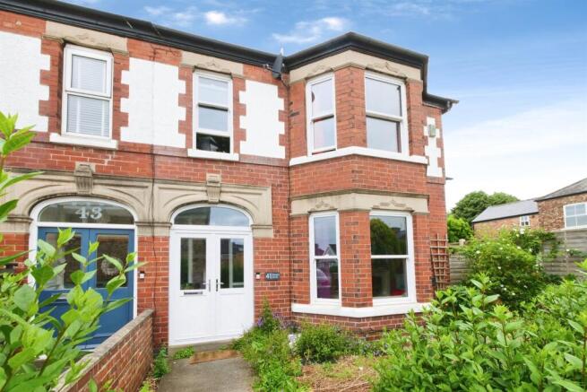 4 bed Semi-Detached for sale Image 10