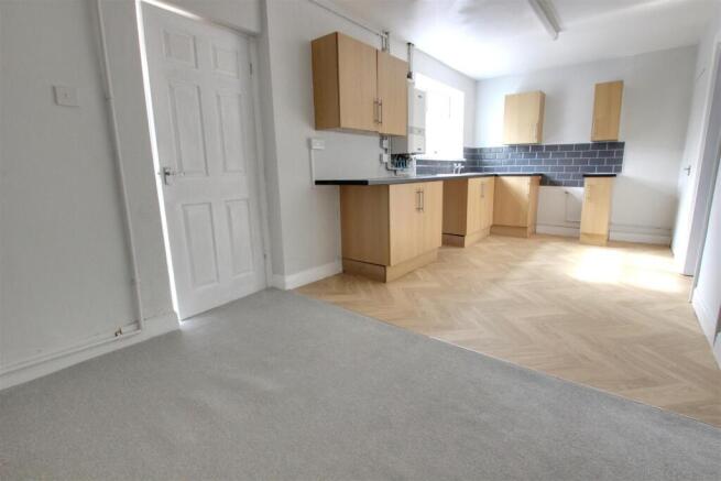 4 bed Terraced for sale Image 6