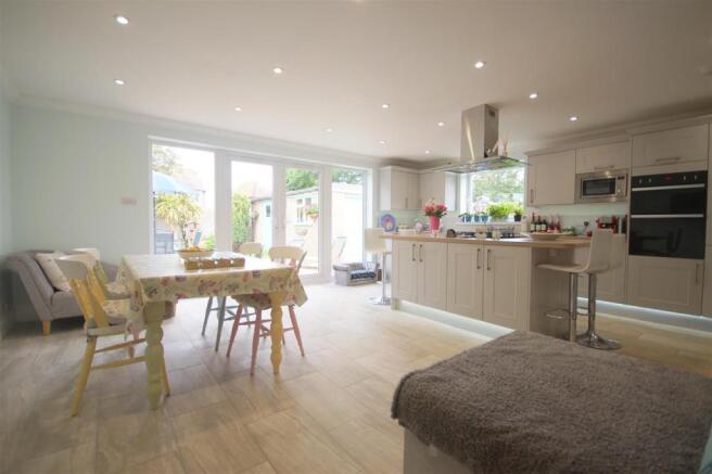 Kitchen / Dining Room