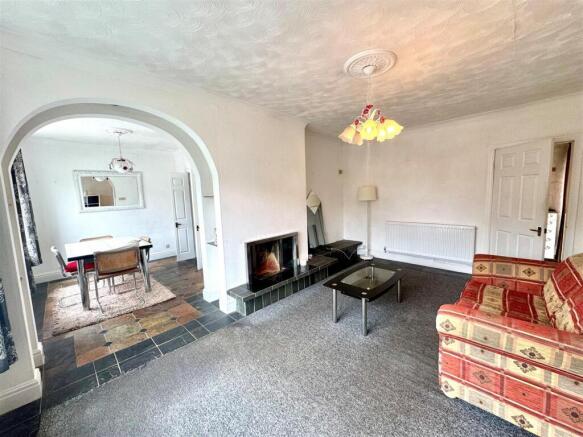 3 bed Detached Bungalow for sale Image 4