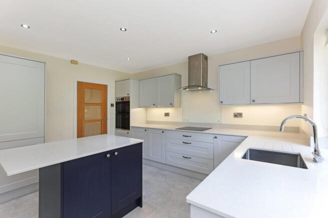 4 bed Detached Bungalow for sale Image 11
