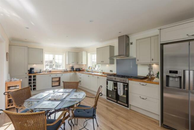 Thornton View 8 Kitchen-1.jpg