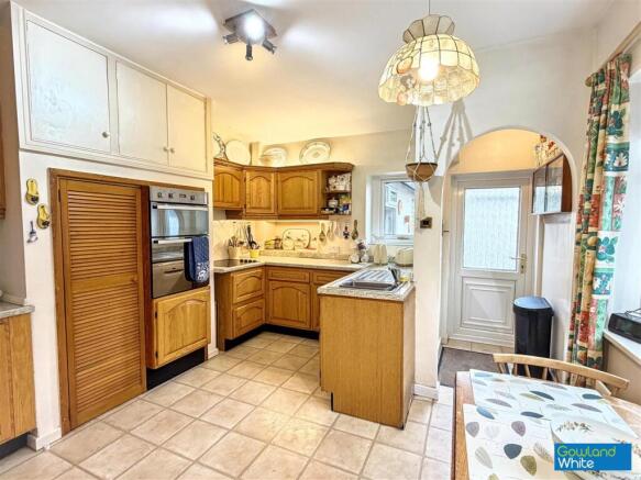 4 bed Semi-Detached for sale Image 5