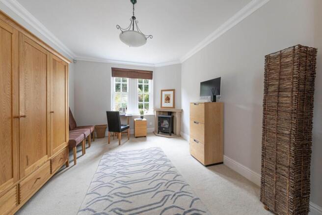 4 bed Detached for sale Image 11
