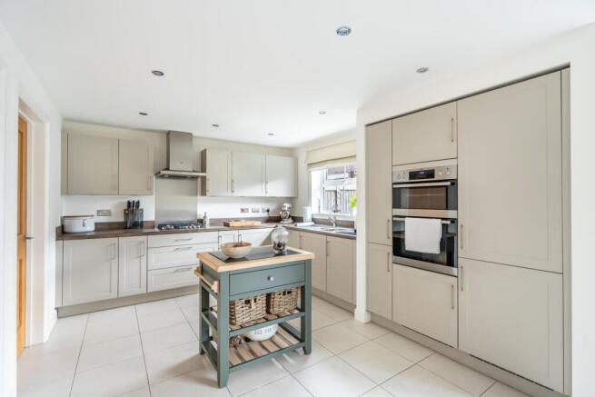 4 bed Detached for sale Image 4