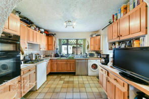 26, Kinlet Road, London SE18 3BY