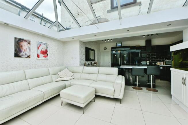 3 bed Semi-Detached for sale Image 5