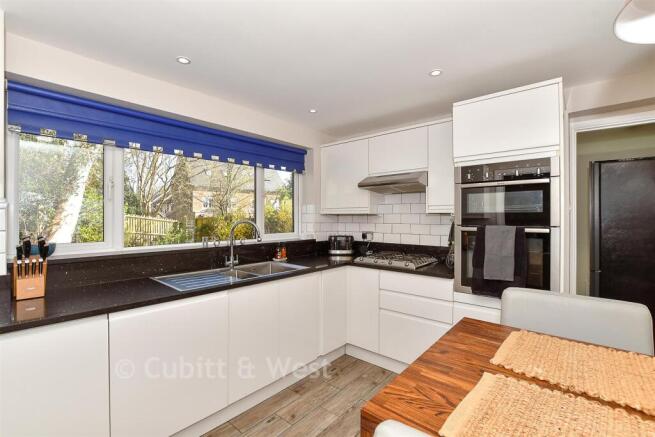 Kitchen/ Breakfast Room