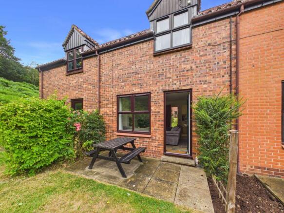 2 bed Cottage for sale Image 11
