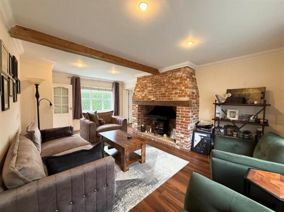 Lounge 2.jpg