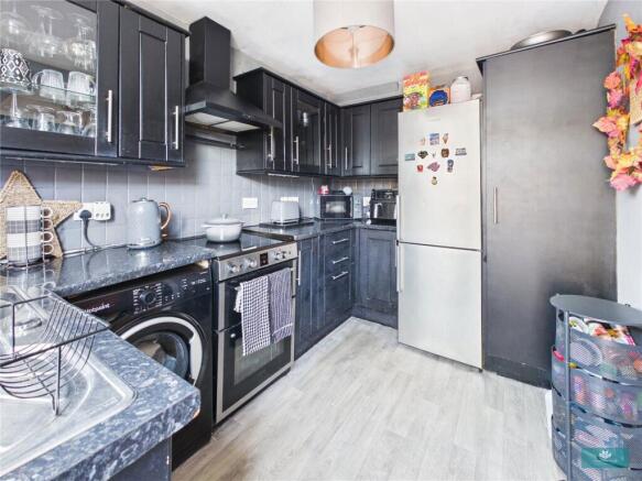 3 bed Terraced for sale Image 8