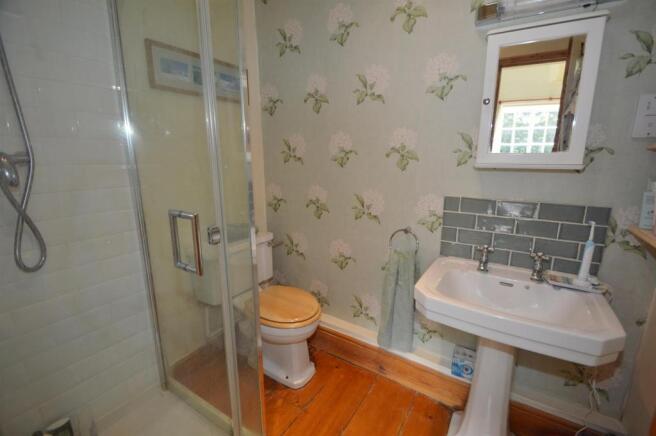 EVENUNDER COTTAGE,  KINETON (EN SUITE)  resize.jpg