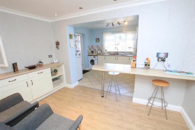 EXTENDED DINING KITCHEN