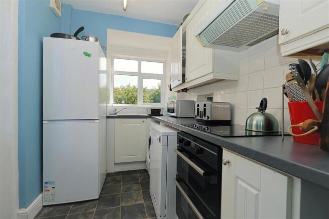 3 bed Semi-Detached for sale Image 6