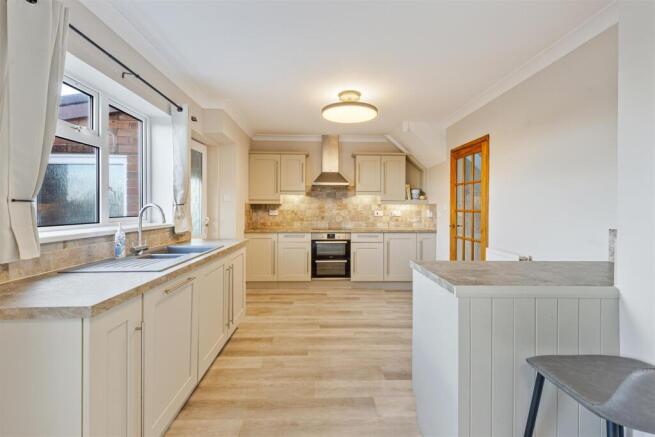 A11 - 13 Kingsale Road Salcombe - 251110.jpg