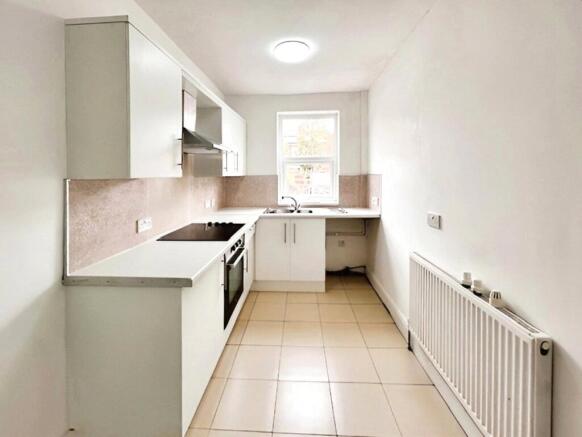 2 bed End of Terrace to rent Image 5