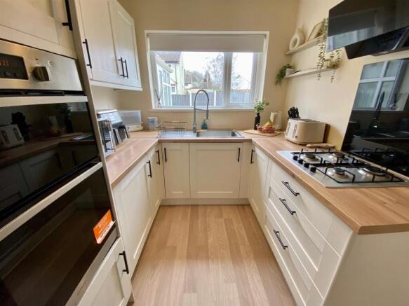 kitchen 1.jpg