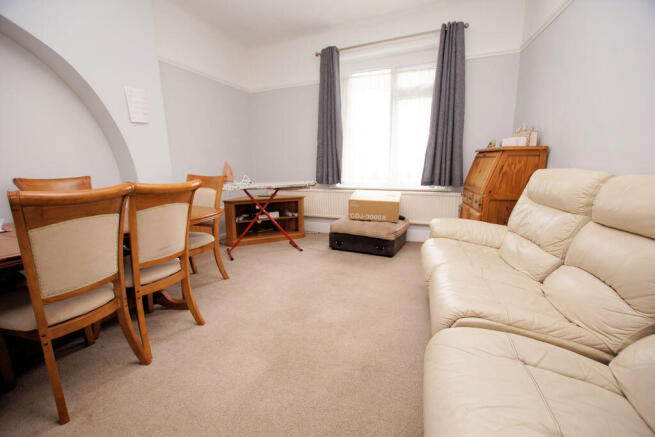 Lounge/ Dining Room
