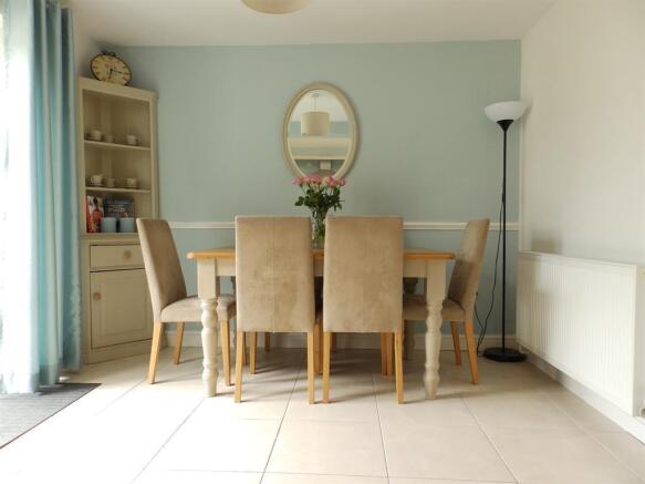 Dining Area pic2
