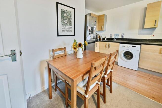 Forstall Way, Cirencester, Gloucestershire photo 4