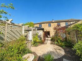 5, Blackmires Farm Mews, Queensbury, Bradford BD13 2BA