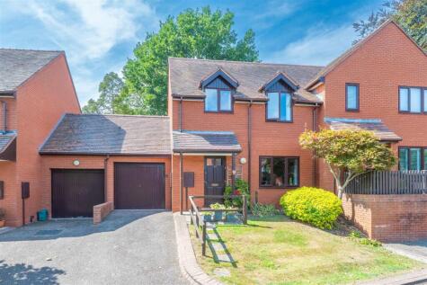 Yew Tree Gardens, Henley-In-Arden