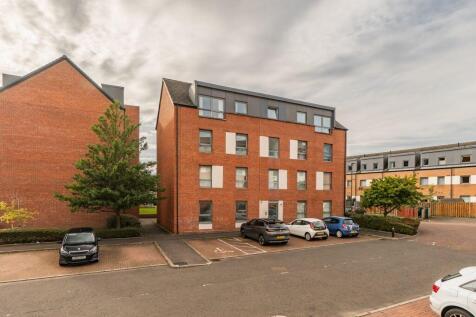 13/2 Ferry Gait Crescent, Edinburgh, EH4 4GS
