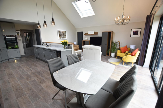 LIVING KITCHEN DINER DAY ROOM