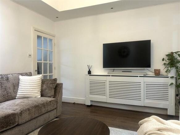 4 bed Terraced for sale Image 4