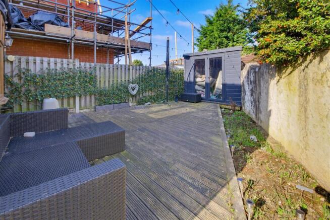 4 bed Semi-Detached for sale Image 10