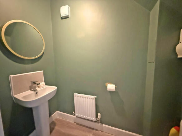3 bed Semi-Detached for sale Image 7