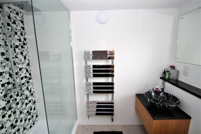 En Suite Bathroom 